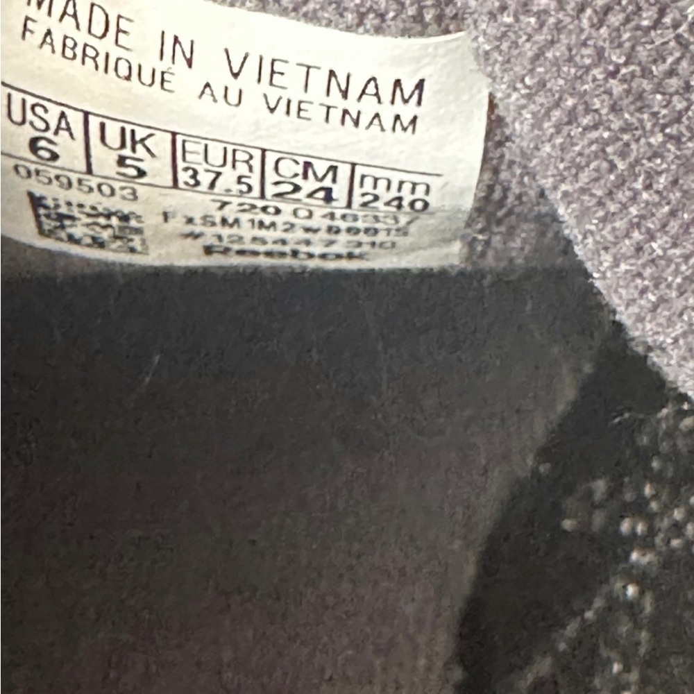 Shoes - Picture 4 of 6